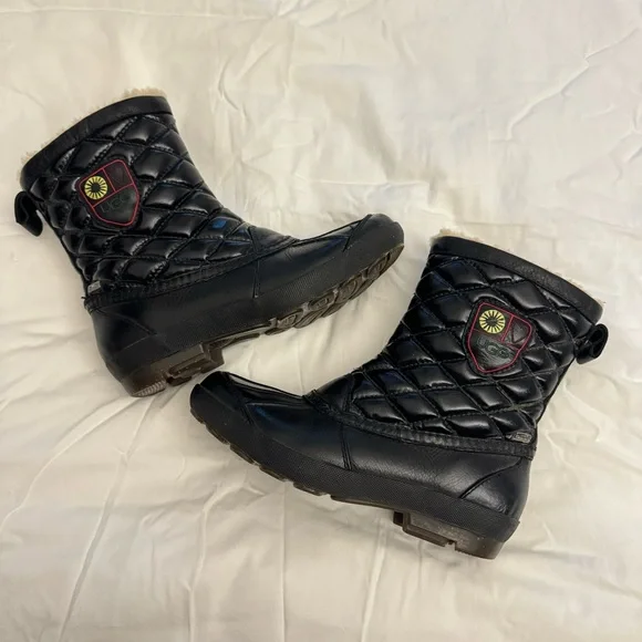 UGG Bellegarde Quilted Leather waterproof Shearling Boots, Black, Size 7.5 - Picture 2 of 10